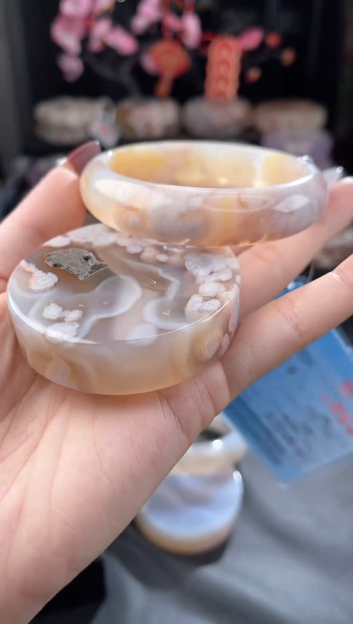 【闪购商品】石英质玉手镯未镶嵌61