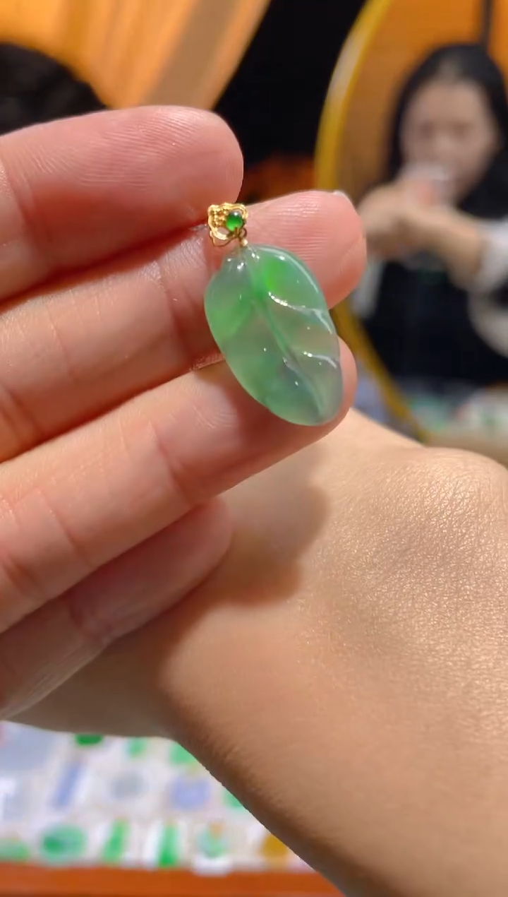 【闪购商品】翡翠颈饰18K金镶嵌假一赔三