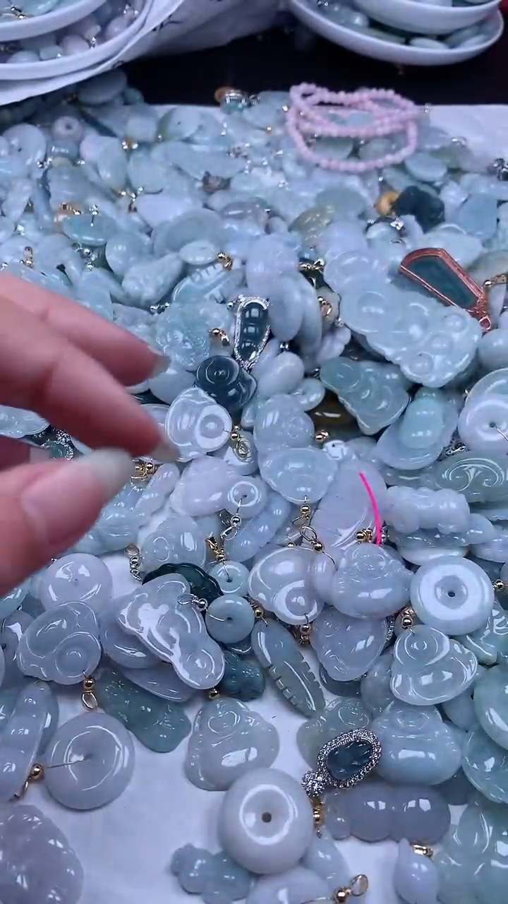 翡翠未镶嵌吊坠(不含链)767