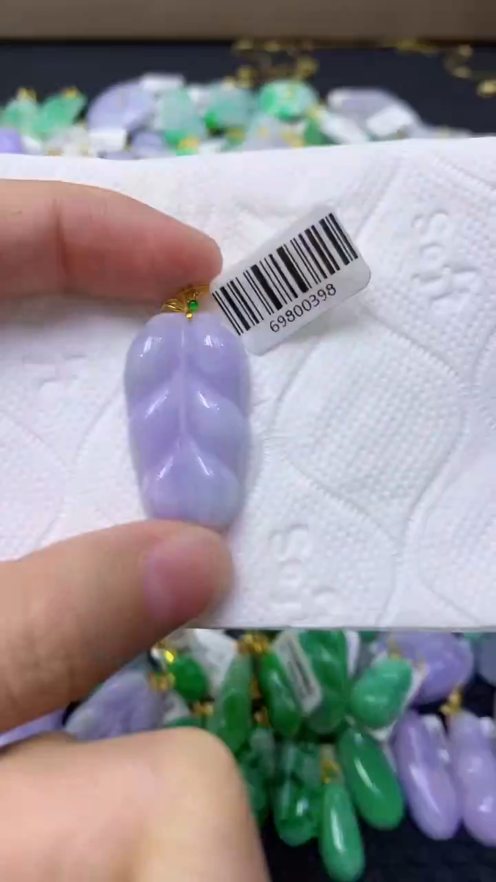 颈饰18K金镶嵌翡翠天然缅甸翡翠A货