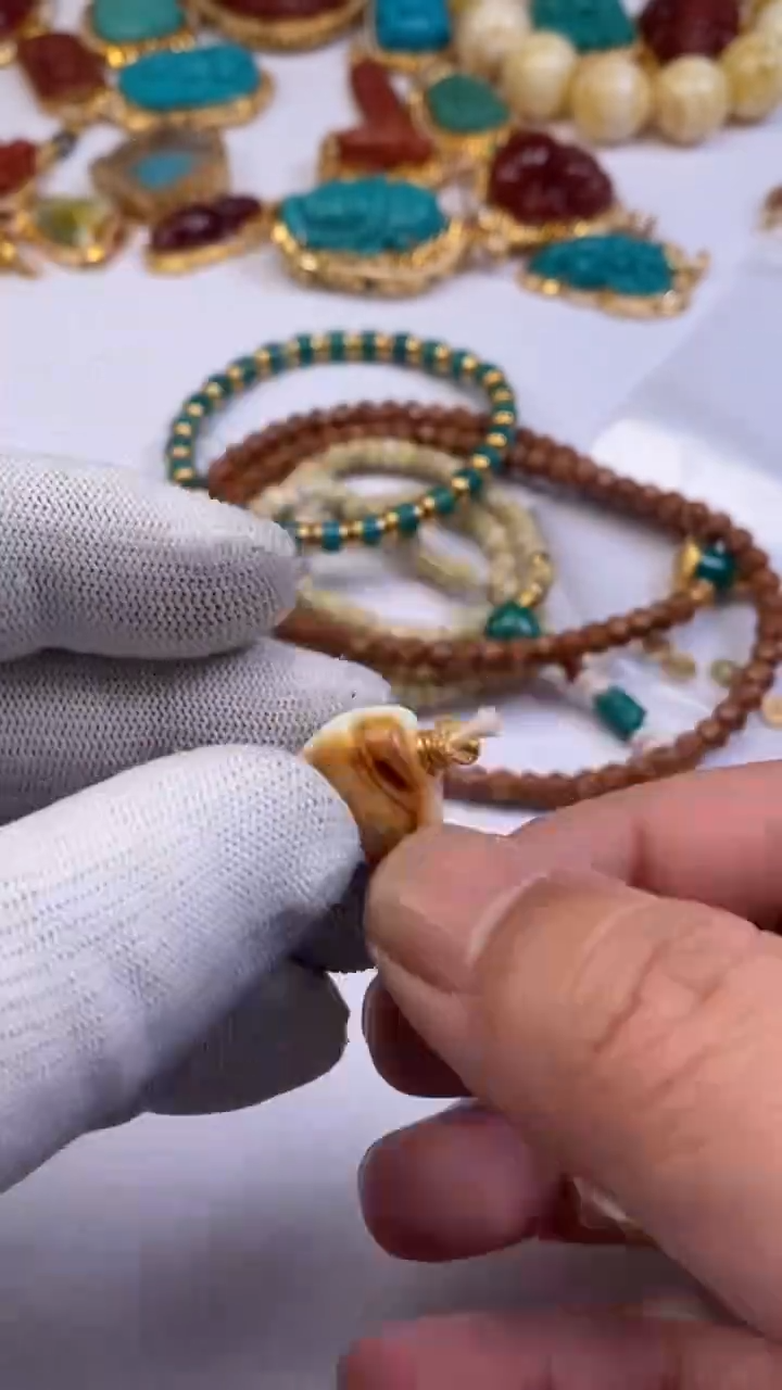 裸石琥珀未镶嵌三通