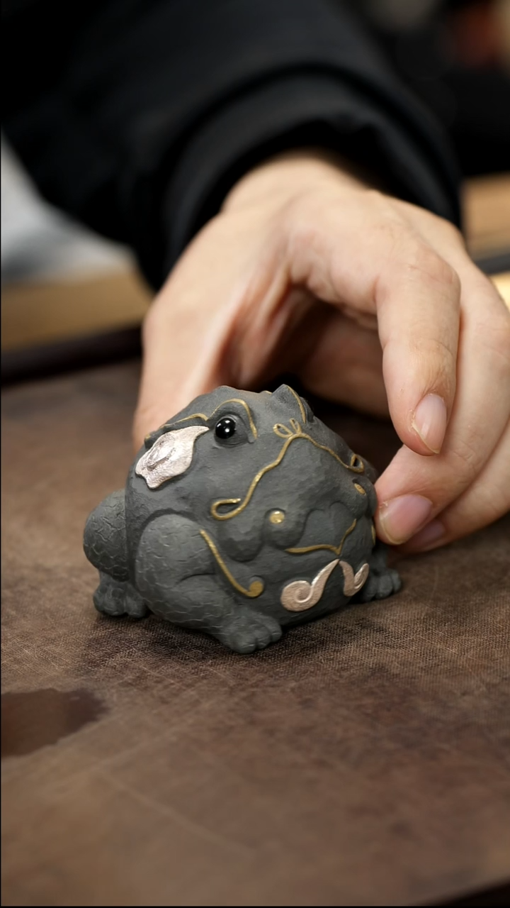 紫砂茶宠李****帅富贵蛙