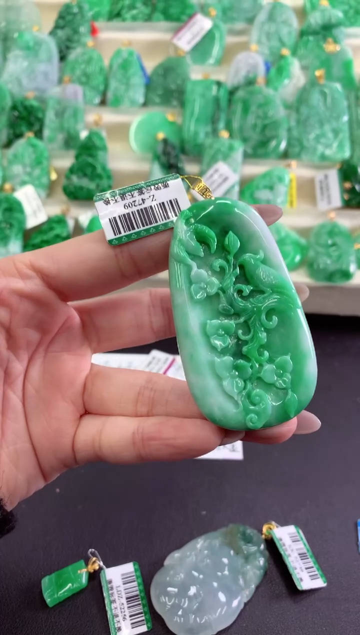 【闪购商品】翡翠吊坠(不含链)18K金镶嵌挂件