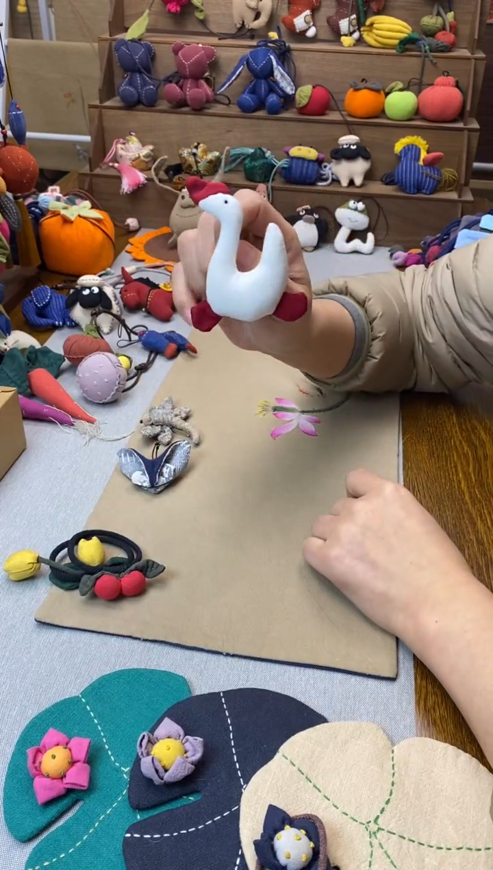 布艺 大白鹅胸针