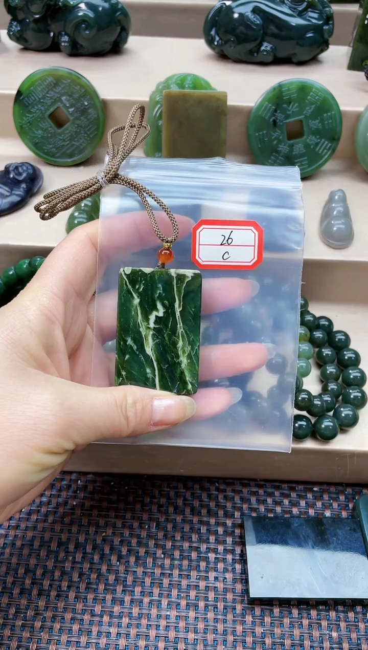 未镶嵌和田玉挂件1