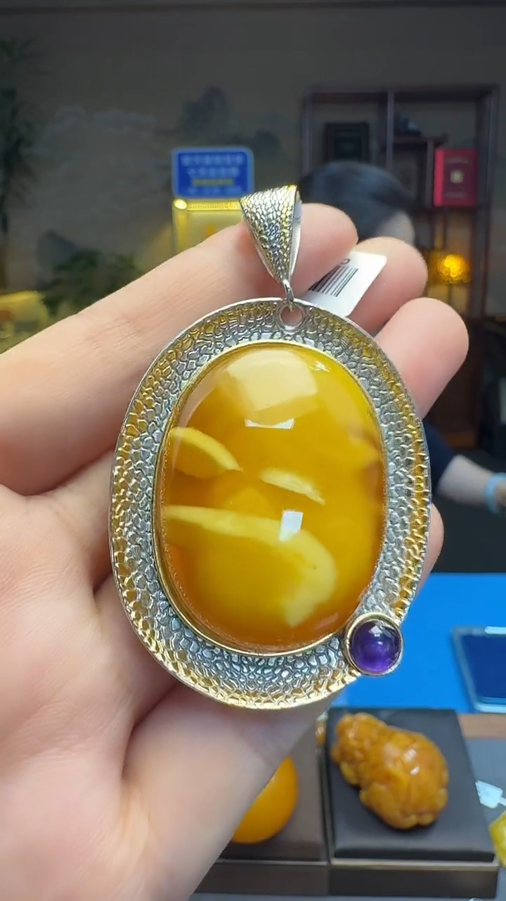 琥珀吊坠(不含链)银S925镶嵌天然保真蜜蜡蛋面吊坠（送皮绳）