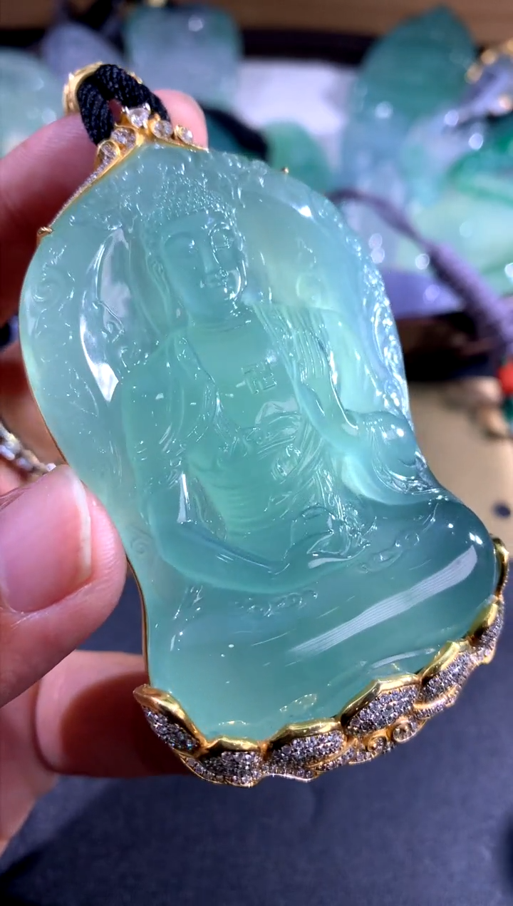 翡翠未镶嵌颈饰天然A货翡翠 定制翡翠 定金