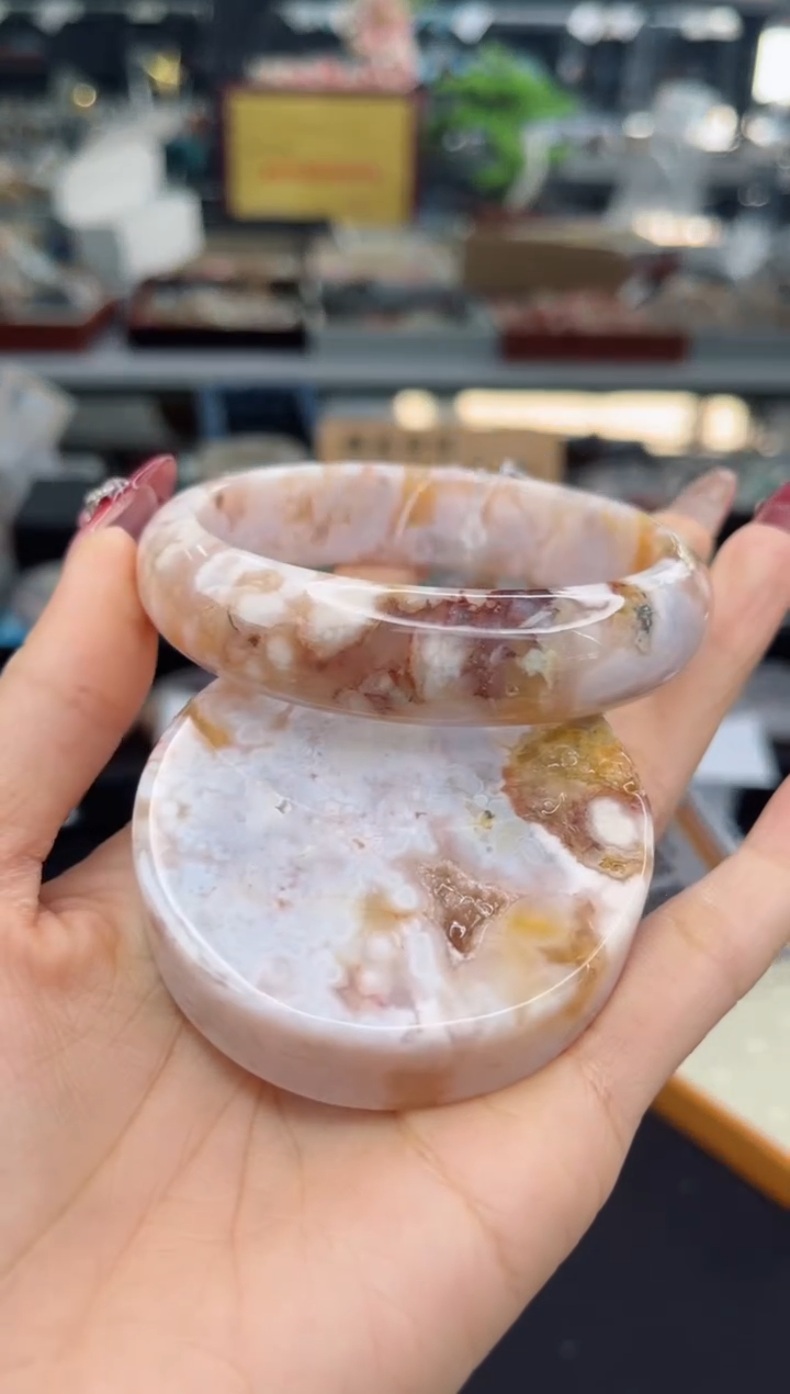 【闪购商品】石英质玉手镯未镶嵌61圈口（赠品镯心）1507136