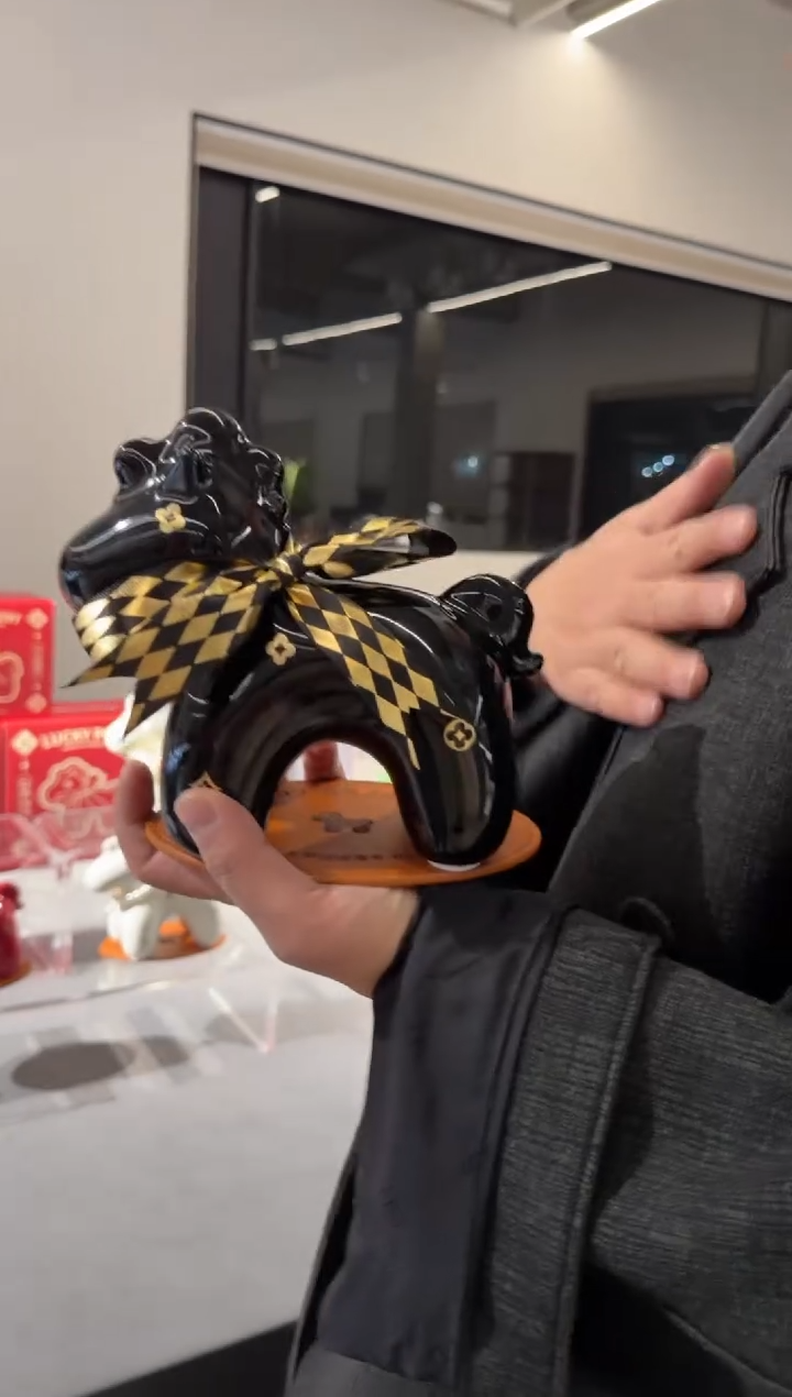 摆件瓷彤云专属 跨年狂欢 大黑马