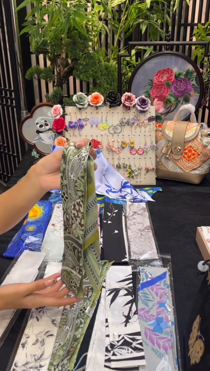 织绣小*~非遗苏绣手工饰品