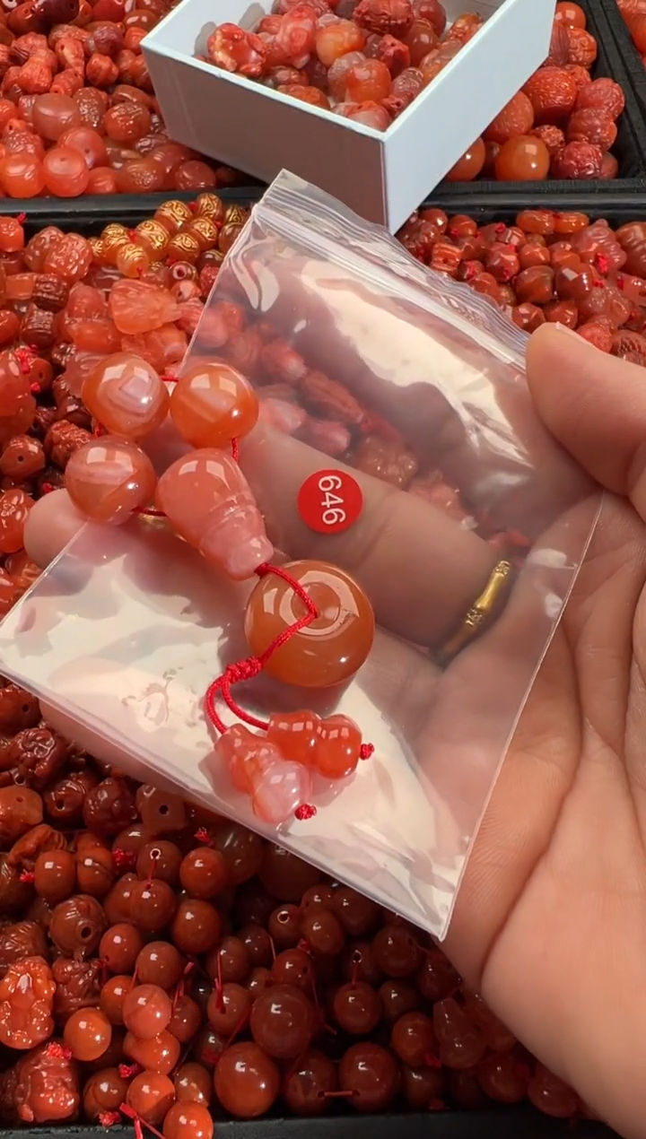 【闪购商品】南红玛瑙颈饰未镶嵌1