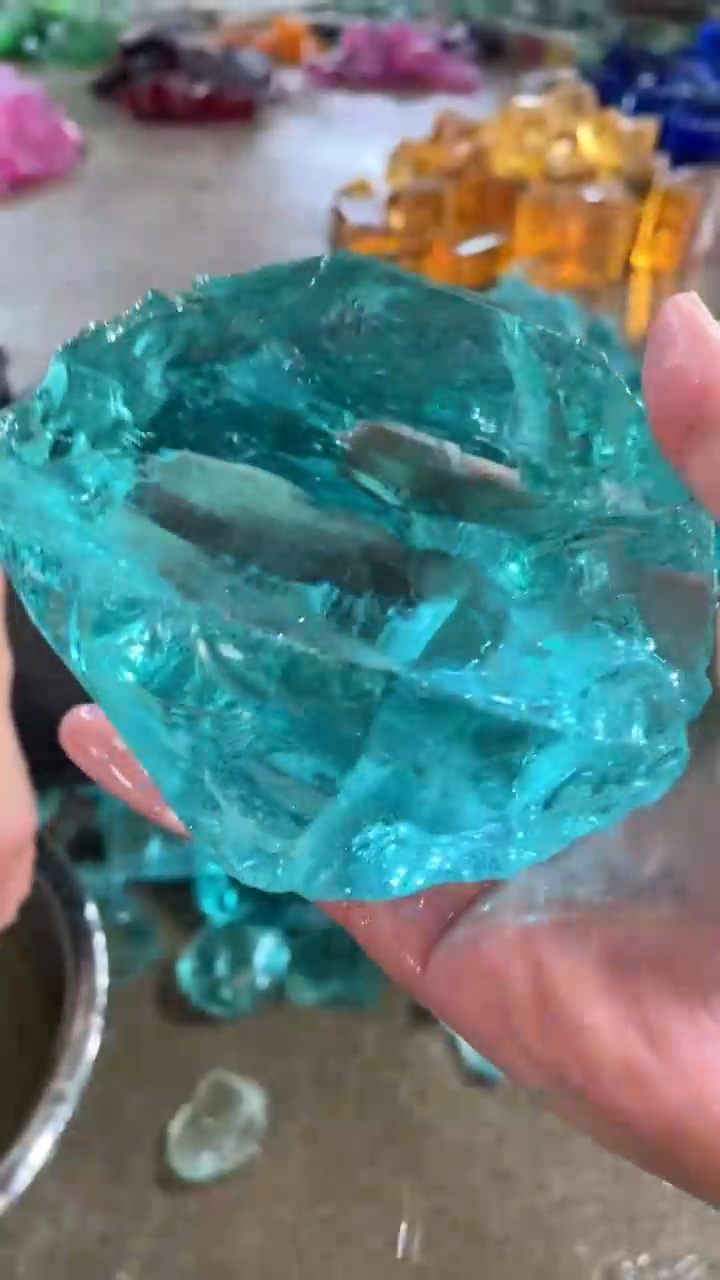 新疆五彩石原石摆件