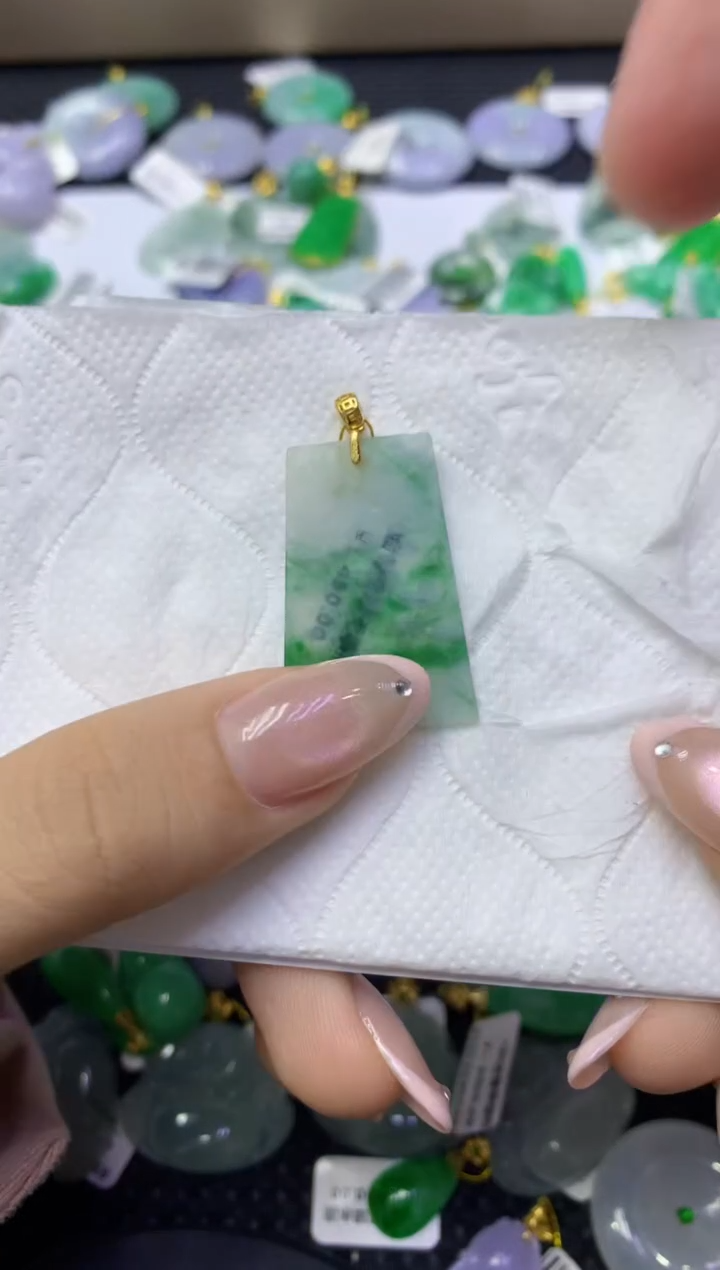 颈饰未镶嵌翡翠天然缅甸翡翠A货