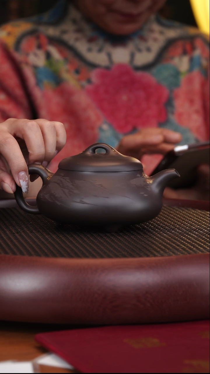 【闪购商品】紫砂茶壶1-76张彩萍汉棠石瓢黑墩头300CC