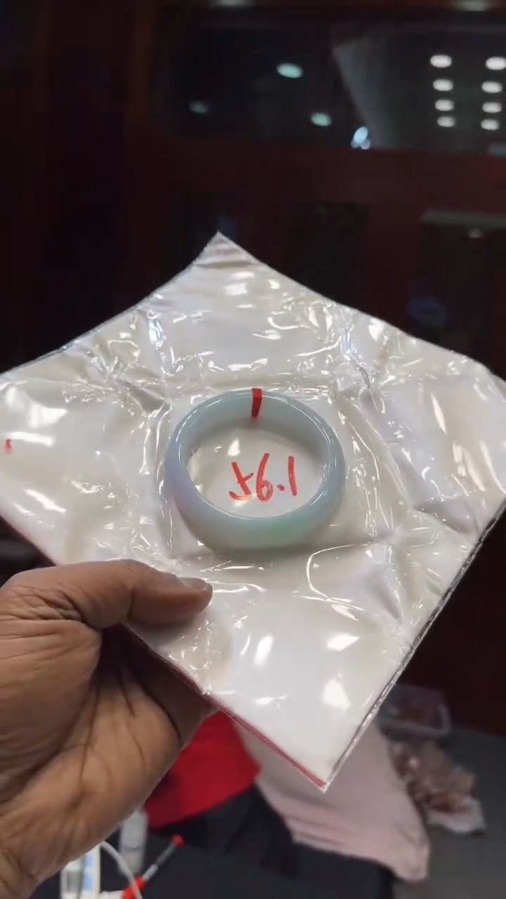 【闪购商品】翡翠手镯未镶嵌手镯微瑕