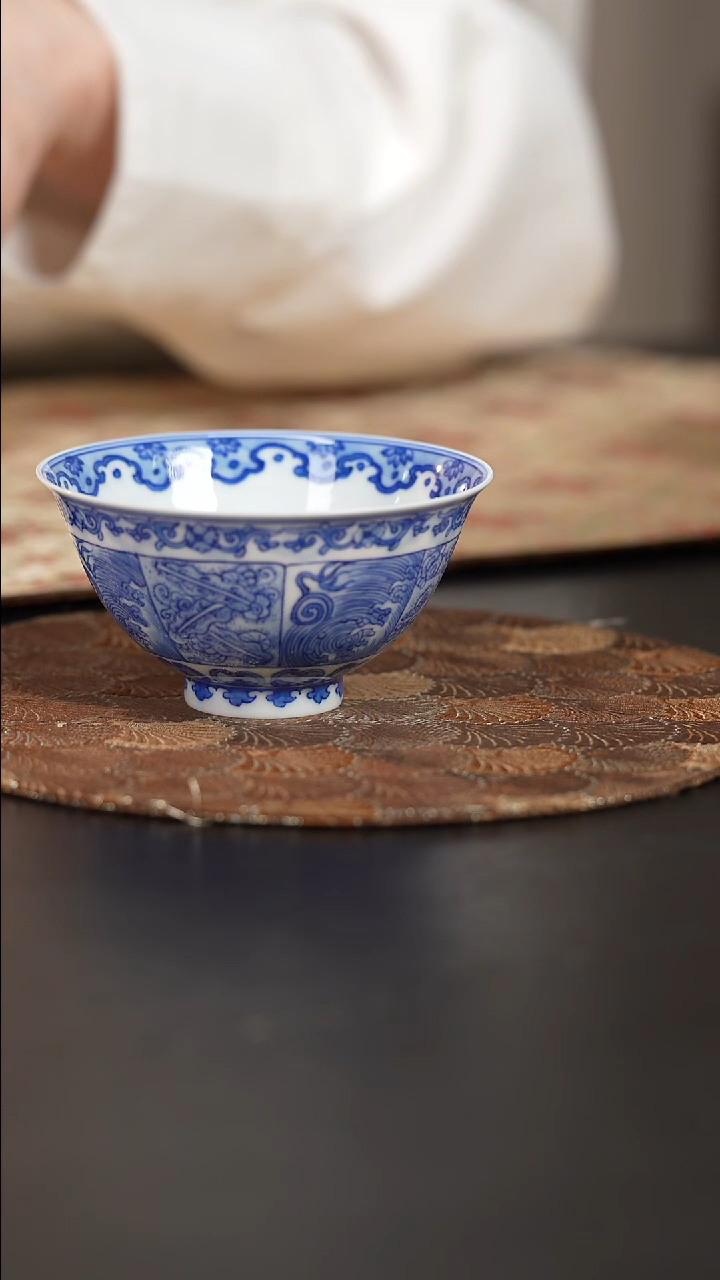 【闪购商品】杯看山柴窑青花莲