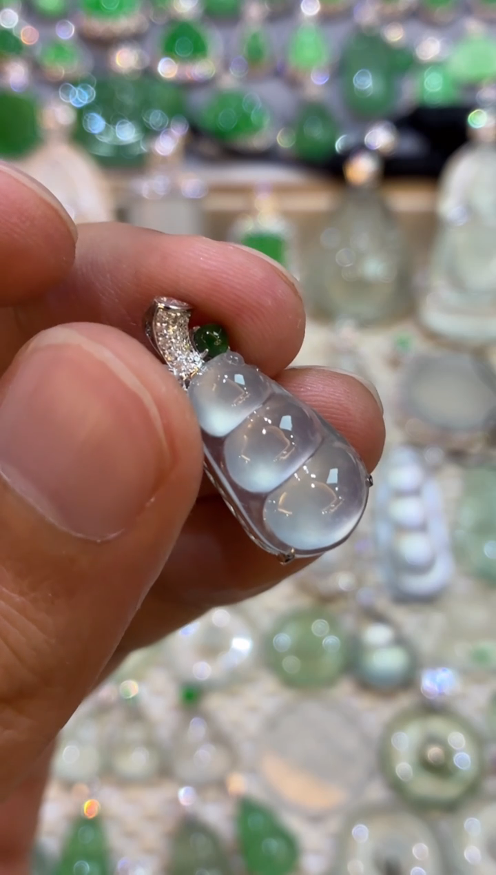 吊坠(不含链)18K金镶嵌翡翠豆子