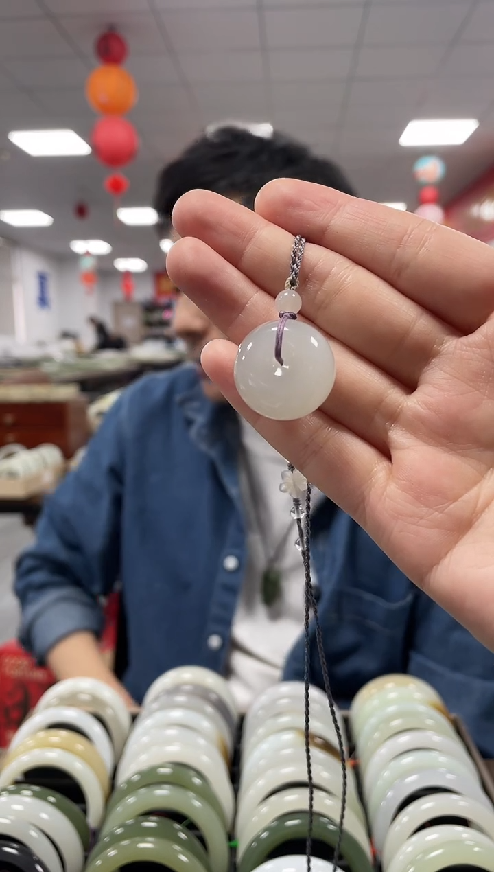 颈饰未镶嵌和田玉烟紫平安扣挂件一件