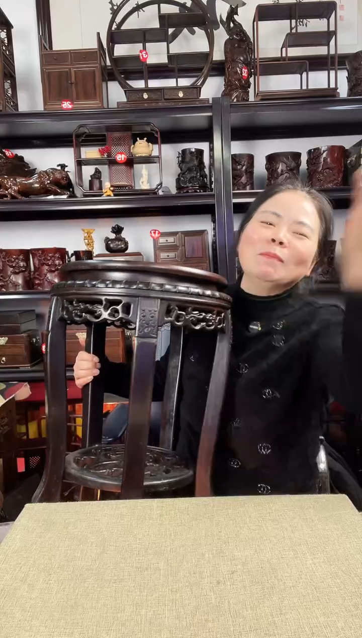 木小*儿2个 虎头几老李红木工艺品