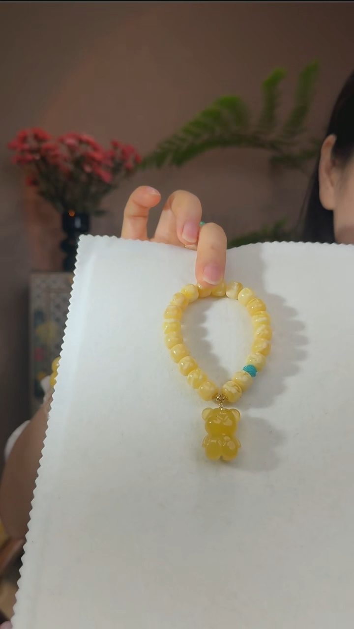 18K金镶嵌蜜蜡手串天然蜜蜡搭配小熊手串
