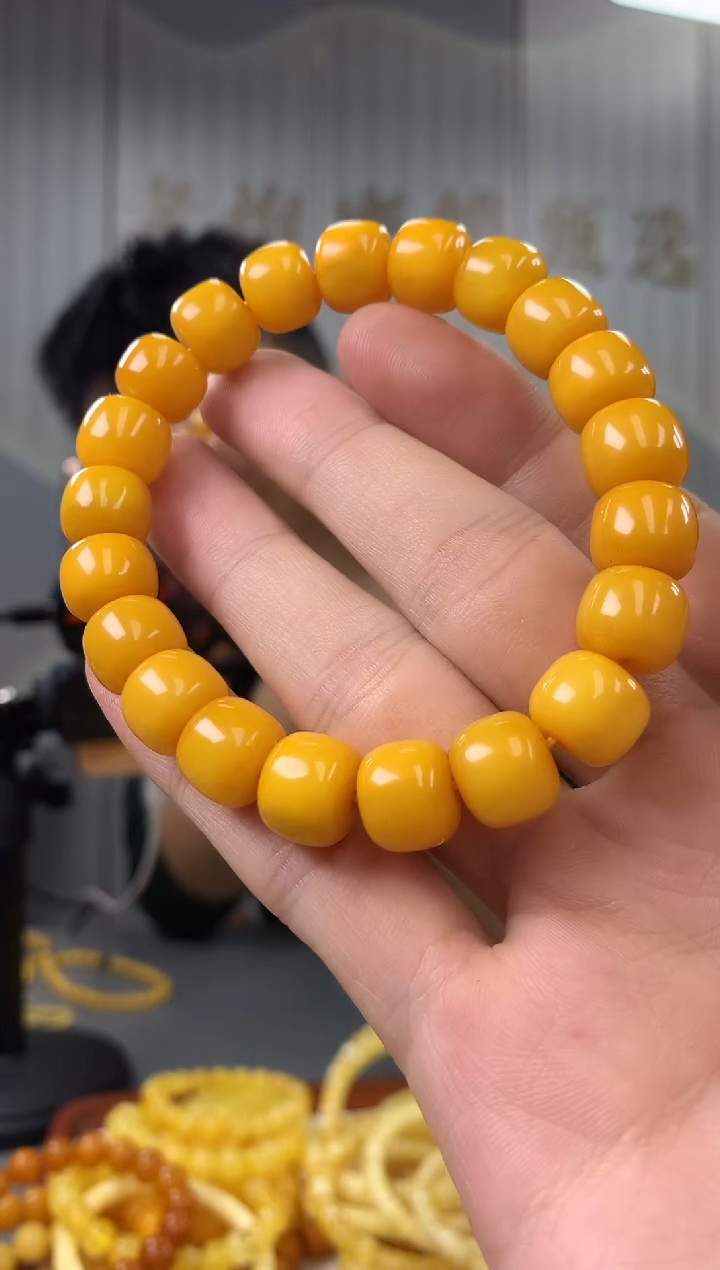 【闪购商品】琥珀裸石未镶嵌手串