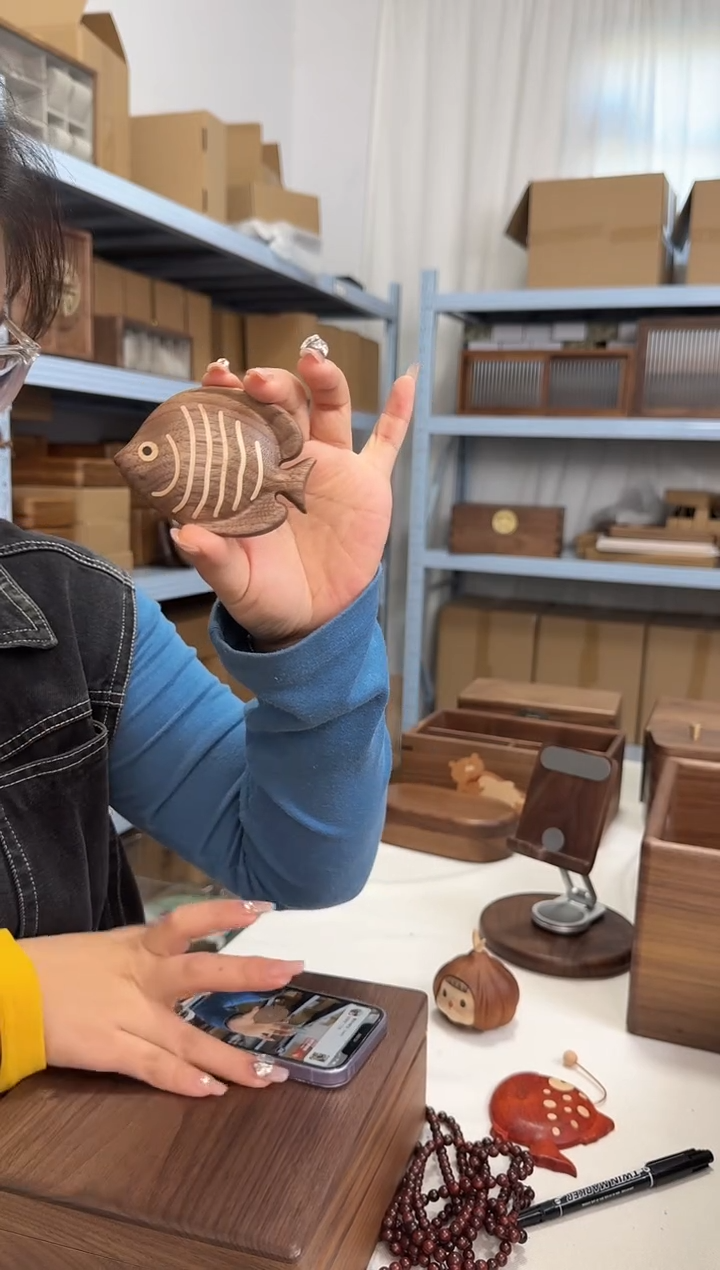 木北美黑胡桃条纹鱼冰箱贴