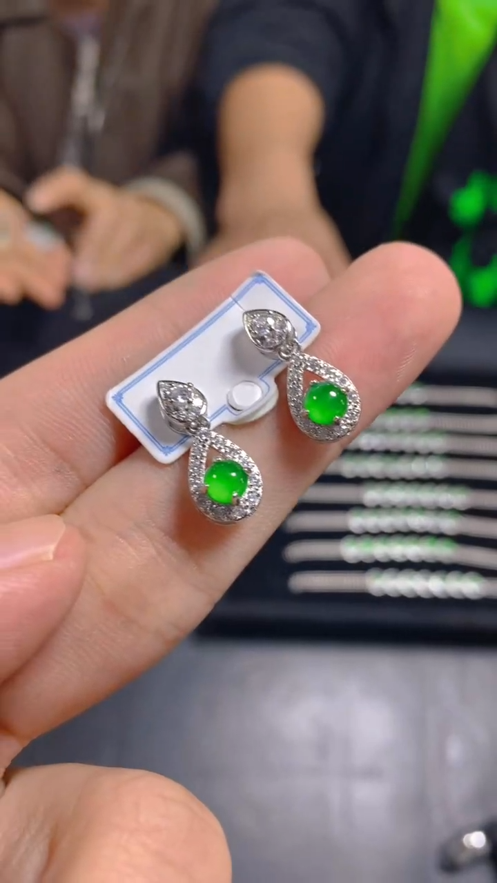 【闪购商品】翡翠耳饰未镶嵌0128470962多样性发一