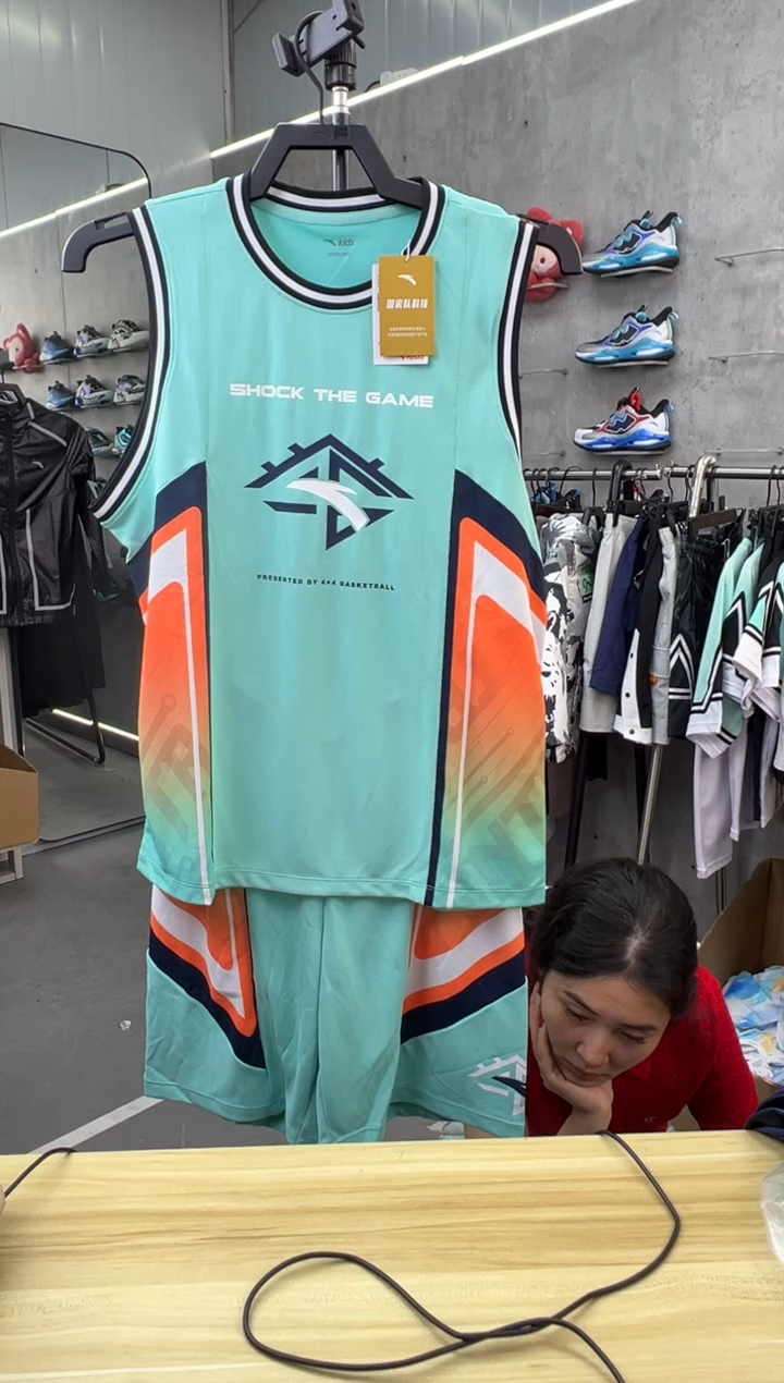 安踏儿童衣服尺码 ：165