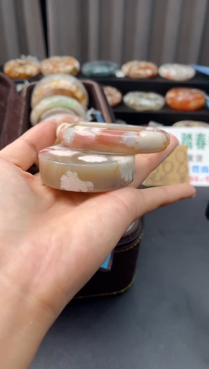 石英质玉手镯未镶嵌赠送镯心（圈口60