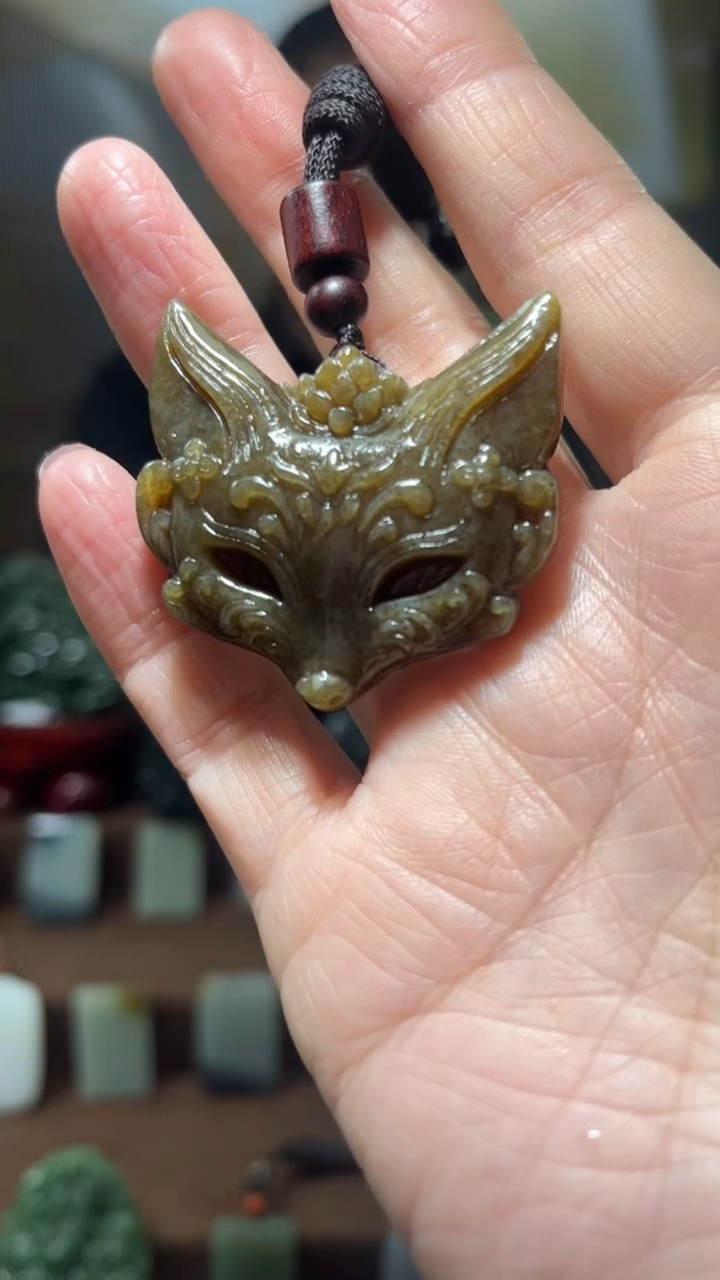 颈饰未镶嵌和田玉·