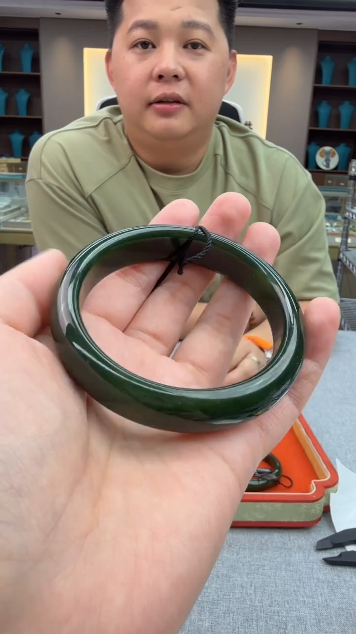 未镶嵌手镯和田玉192秒拍号 假一罚三