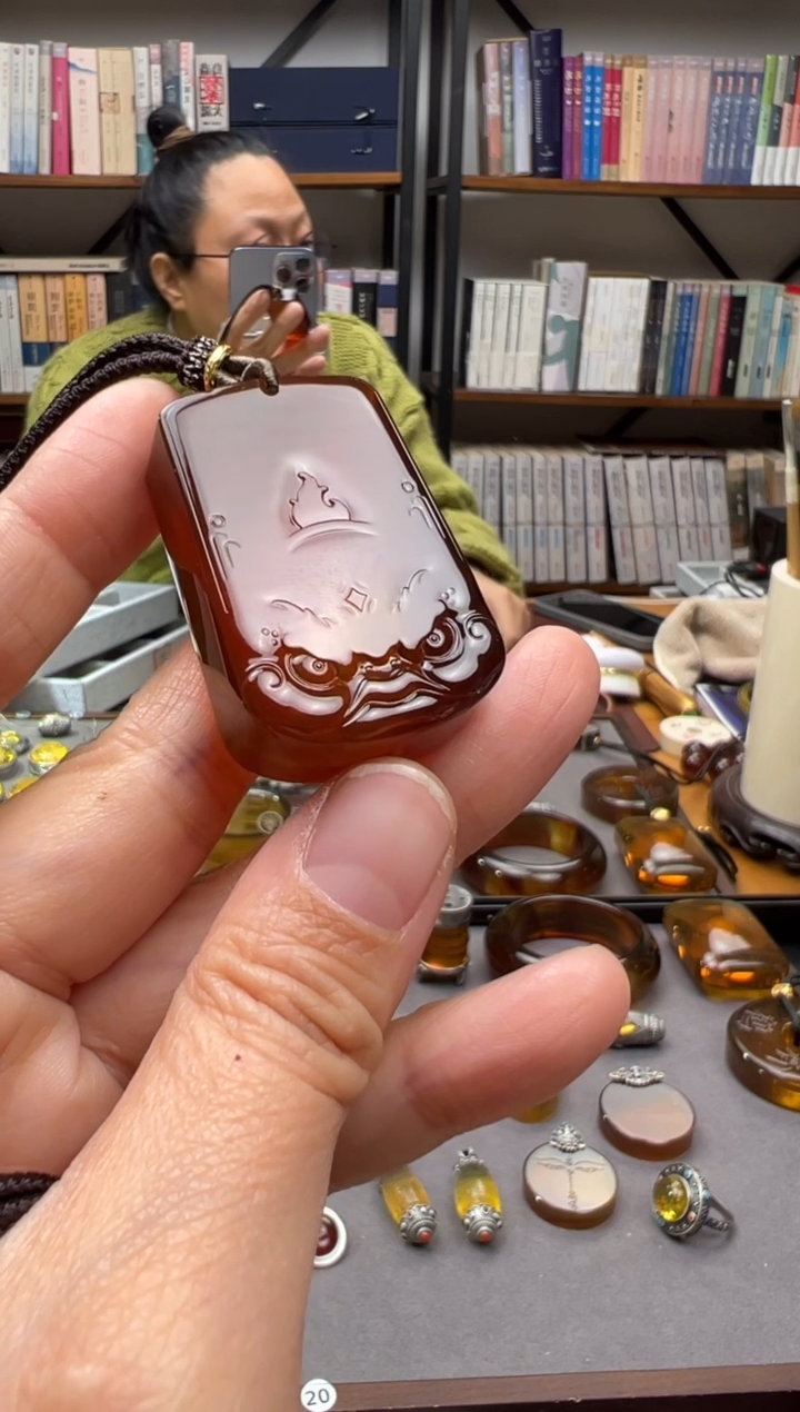 【闪购商品】琥珀颈饰未镶嵌金蟾吊坠