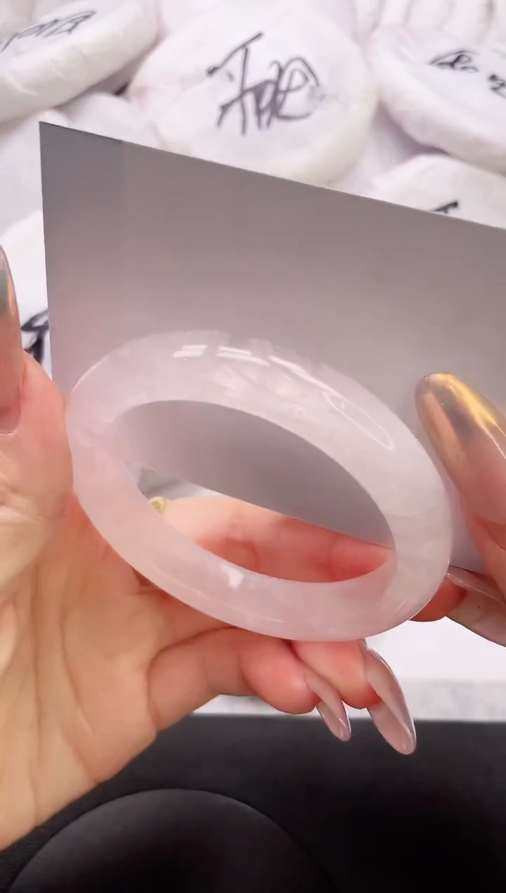 【闪购商品】石英质玉手镯未镶嵌18L216-53