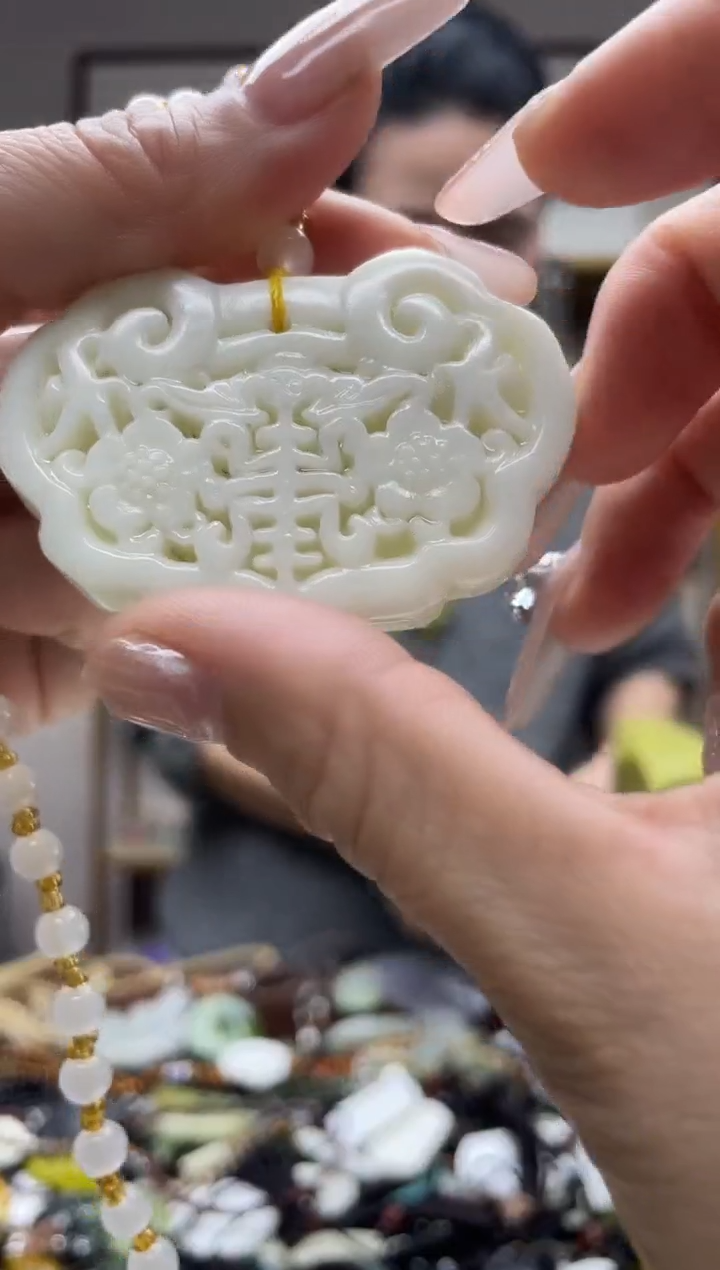 未镶嵌岫玉吊坠·