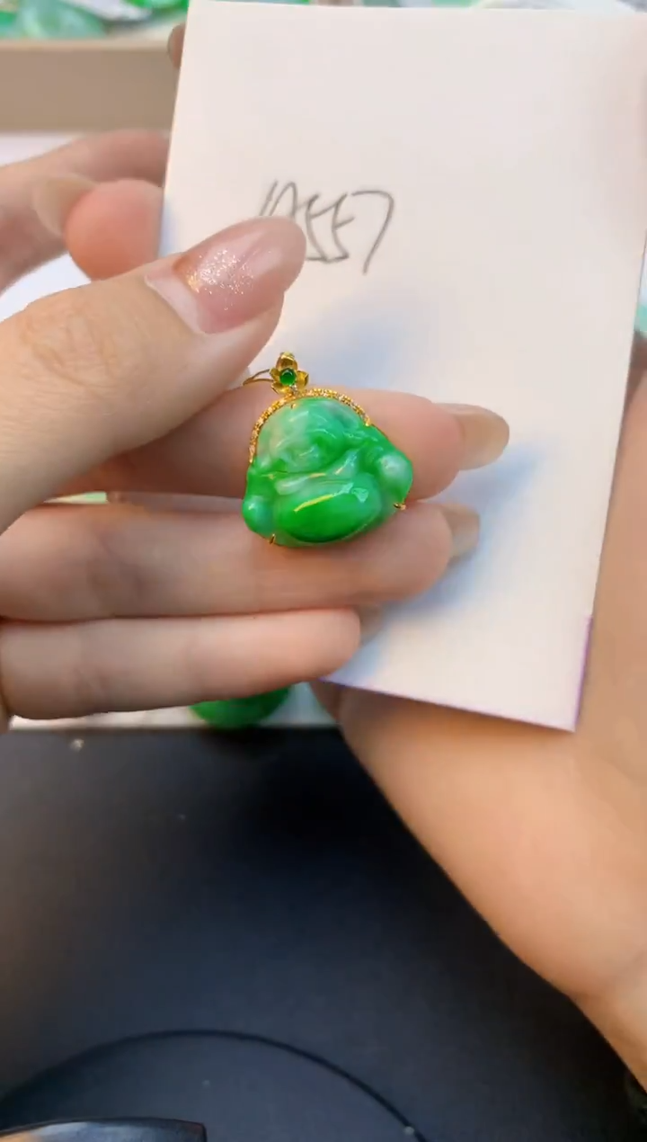 颈饰18K金镶嵌翡翠天然缅甸a货翡翠百元以上9元证书费自理