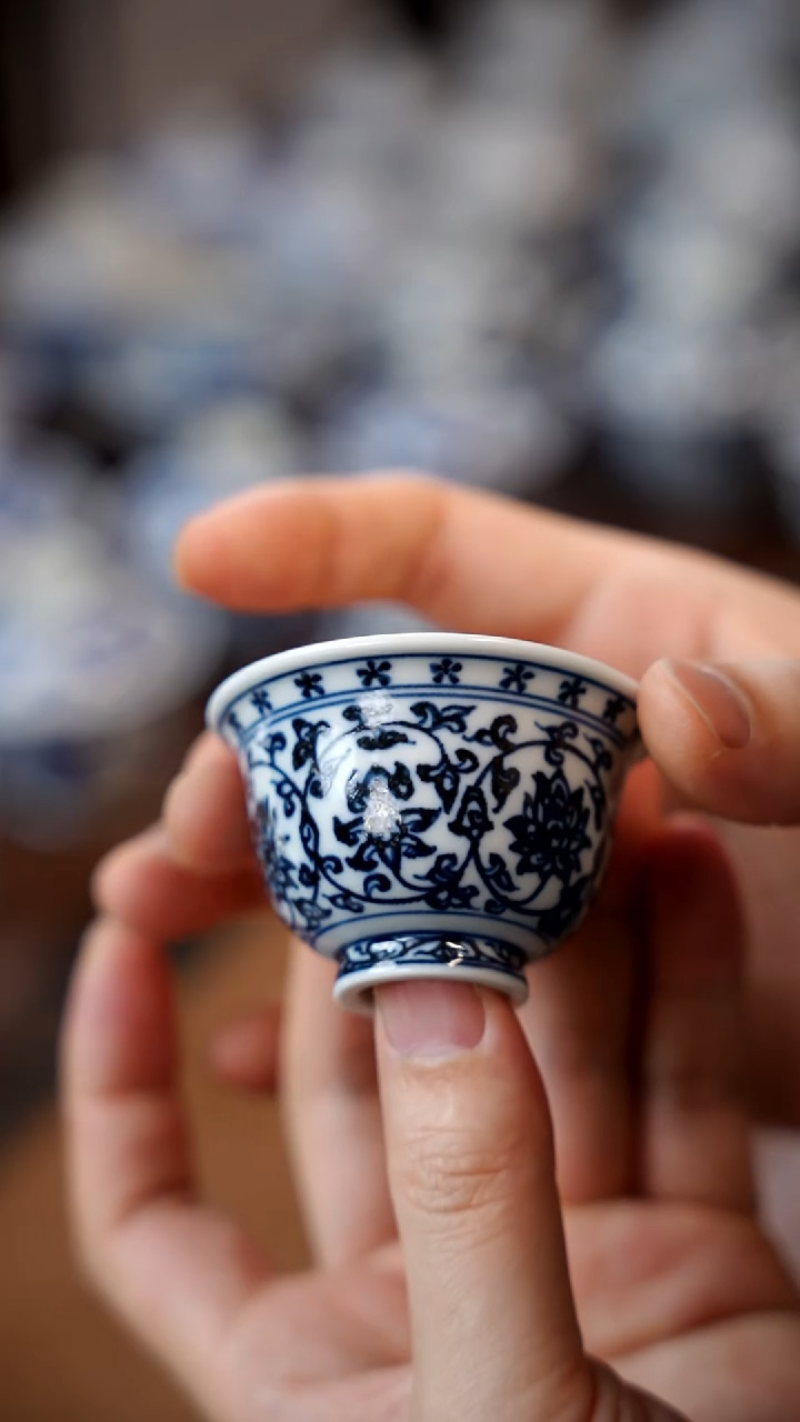 【闪购商品】缠枝压手111111111111