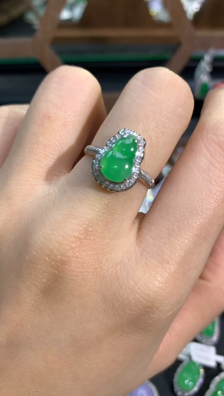 【闪购商品】翡翠吊坠(不含链)18K金镶嵌戒指