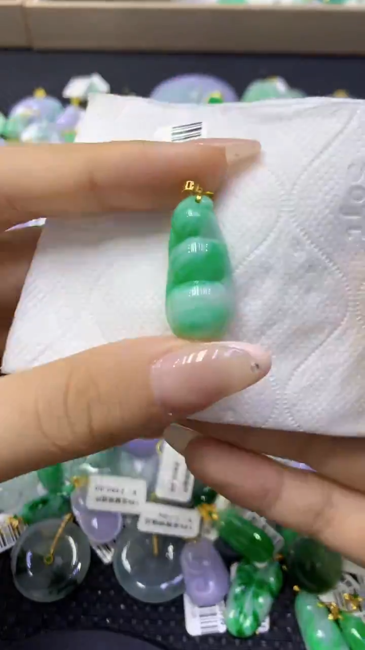 颈饰18K金镶嵌翡翠天然缅甸翡翠A货