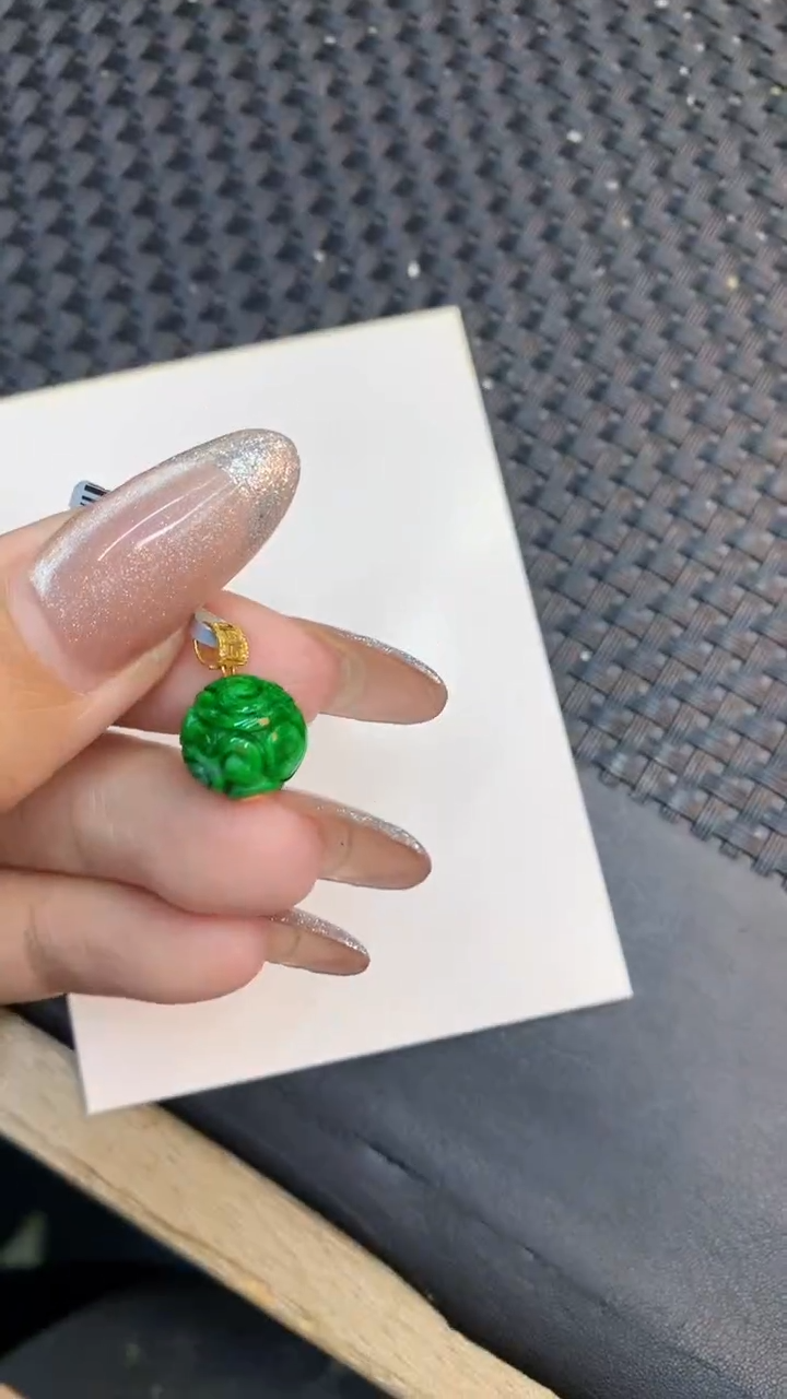 颈饰18K金镶嵌翡翠1