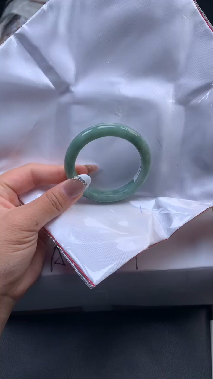【闪购商品】翡翠手镯未镶嵌天然缅甸A货翡翠手镯