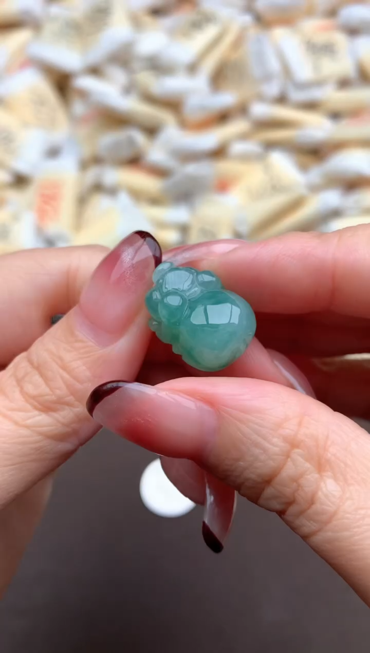 【闪购商品】翡翠挂件未镶嵌一