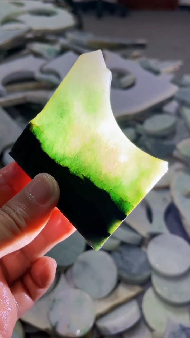 【闪购商品】翡翠挂件未镶嵌A货康壹201