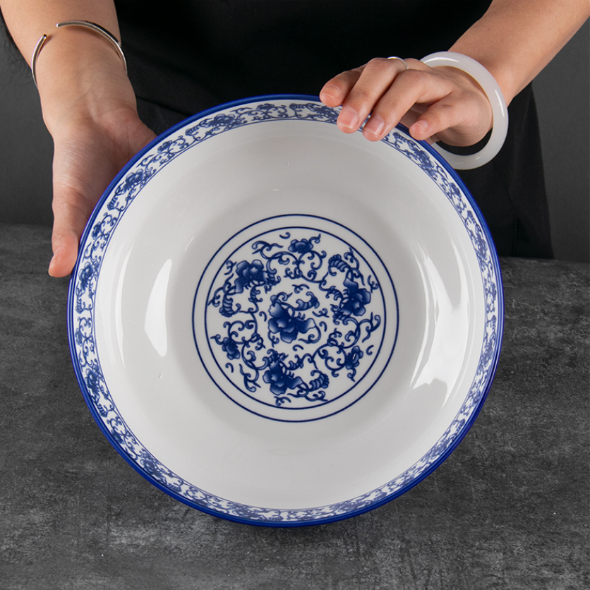 9英寸青花瓷大汤碗一个 破损补发