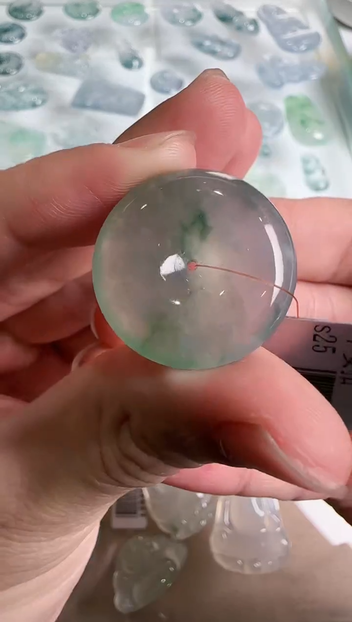 【闪购商品】翡翠吊坠(不含链)未镶嵌··