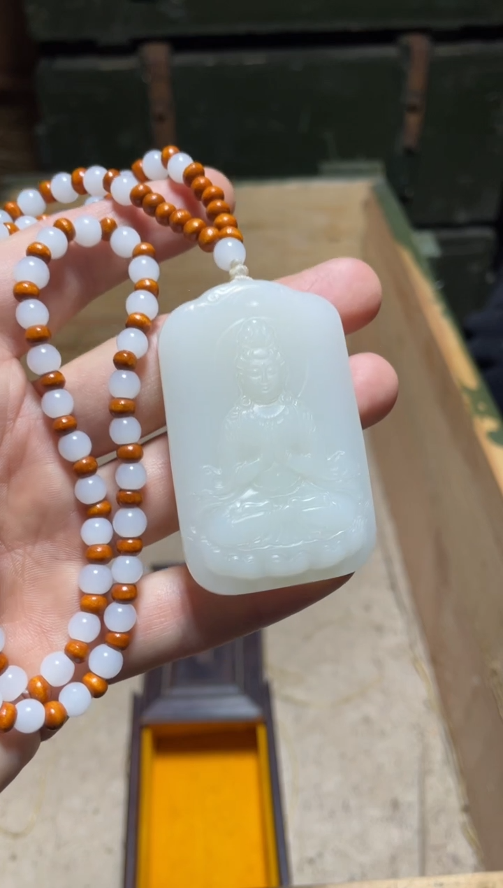 【闪购商品】观音带链子1件