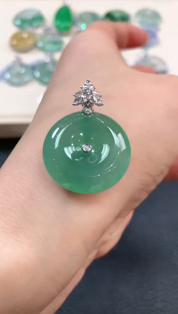 【闪购商品】翡翠吊坠(不含链)18K金镶嵌b149不退换多样性一件发货