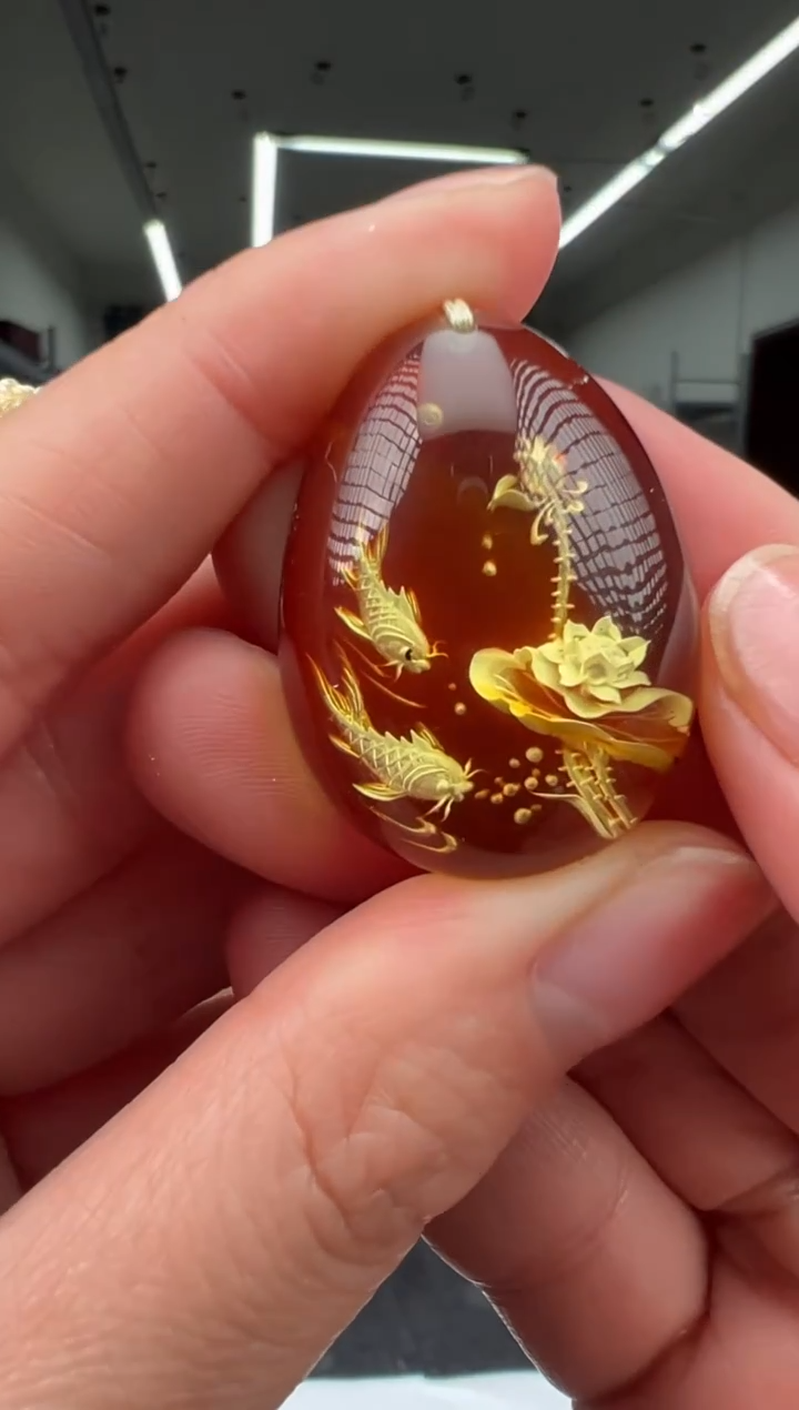 琥珀颈饰未镶嵌小鱼