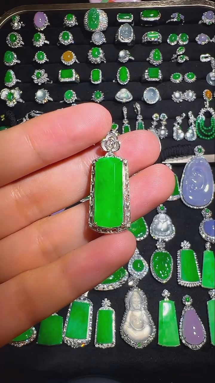 吊坠(不含链)18K金镶嵌翡翠吊坠