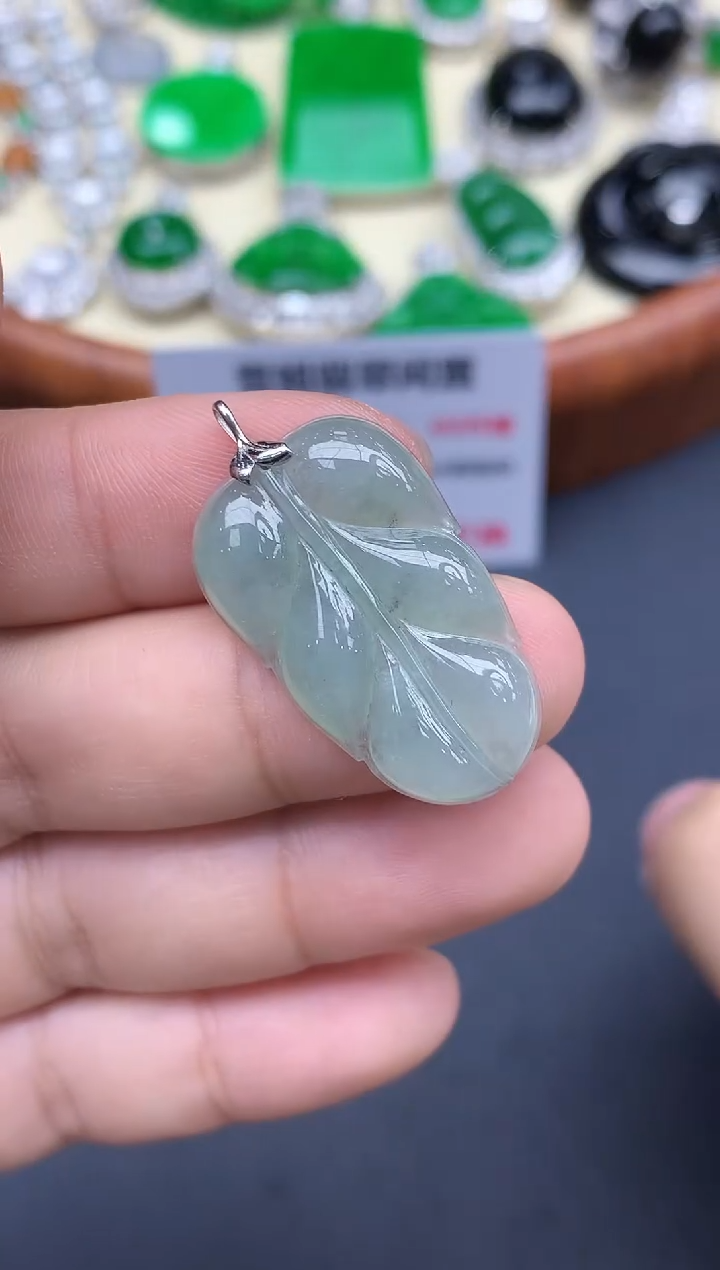 颈饰18K金镶嵌翡翠235-中国好珍宝