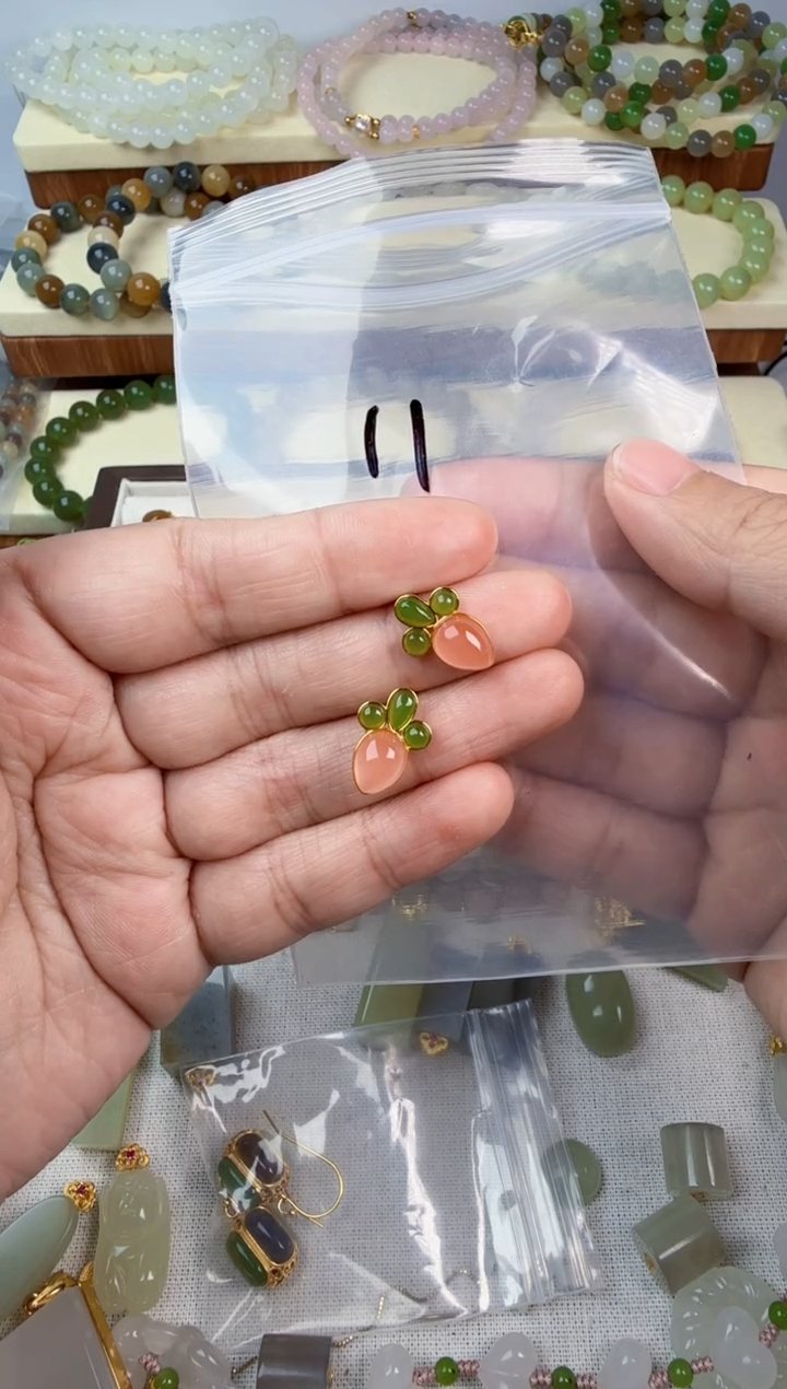 银S925镶嵌南红玛瑙耳饰宝耳钉